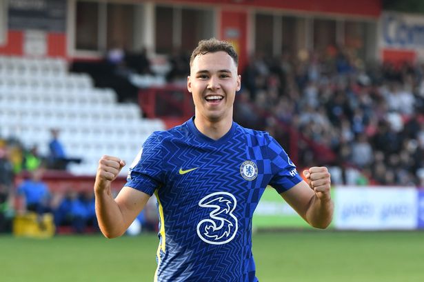 Chelsea senior stars urge U-23 star Harvey Vale to sign fresh terms.